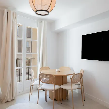 Place Des Lices -2bdr-6p- Tropez Apartmán